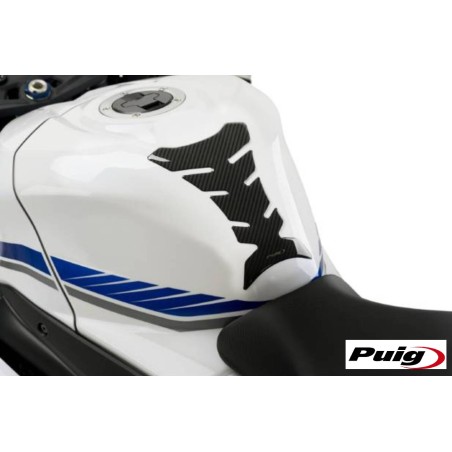 Προστατευτικό Ρεζερβ. PUIG 4051C CARBON LOOK UNIVERSAL