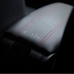 Κονσόλα Χειροφρένου Τεμπέλης Armster OE1 TR Limited Με Usb Για Dacia Duster 2018+ Χωρίς Εργοστασιακό Τεμπέλη Μαύρο Χρώμα Με Κόκκ